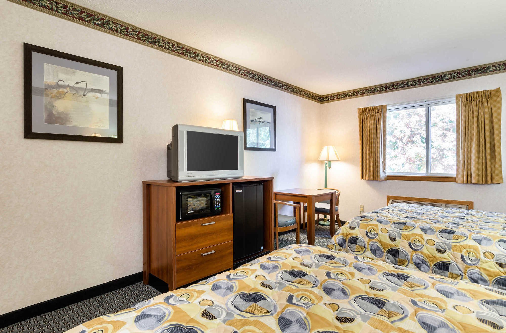 อีโคโน ลอดจ์ เวสต์ สปริงฟิลด์ ไฮเวย์ 5 Hotel เวสต์สปริงฟิลด์ ห้อง รูปภาพ